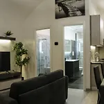 Lägenhet Dietro Al Plebiscito Luxury Neapel