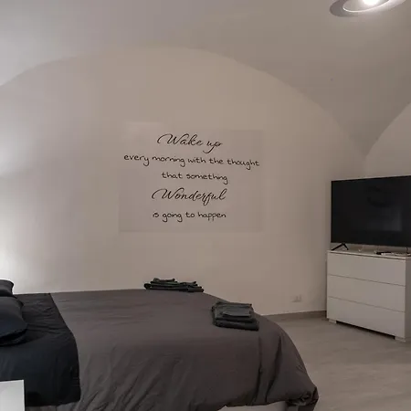 Διαμέρισμα Dietro Al Plebiscito Luxury