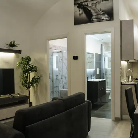 Apartment Dietro Al Plebiscito Luxury Naples