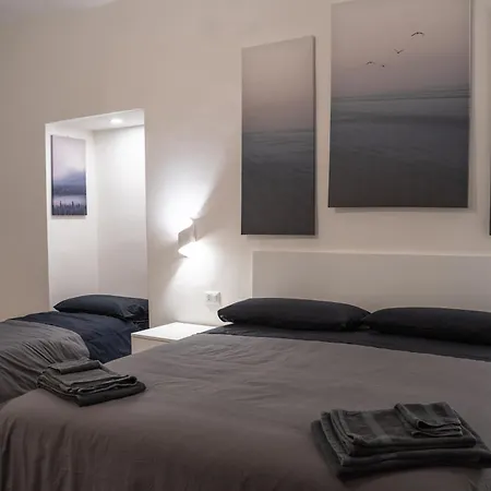 Apartment Dietro Al Plebiscito Luxury Naples